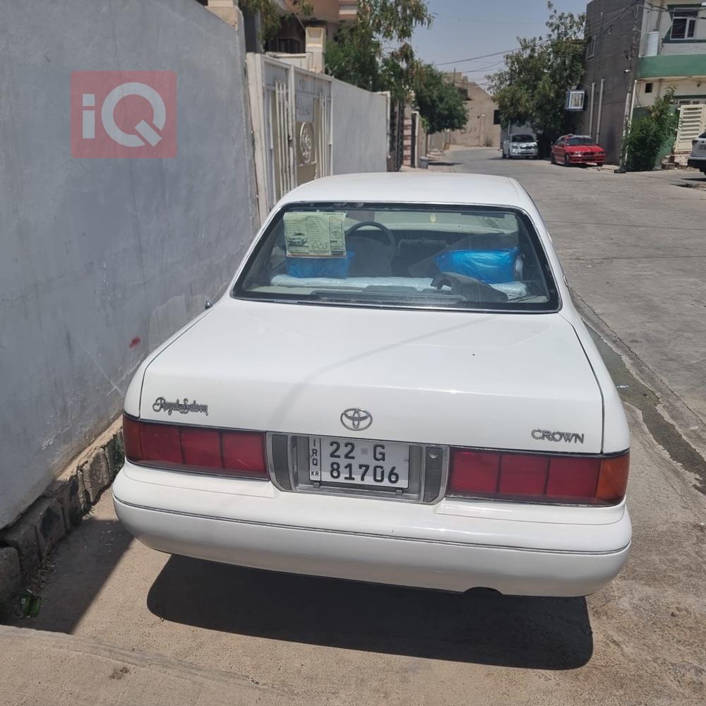 تۆیۆتا کراون